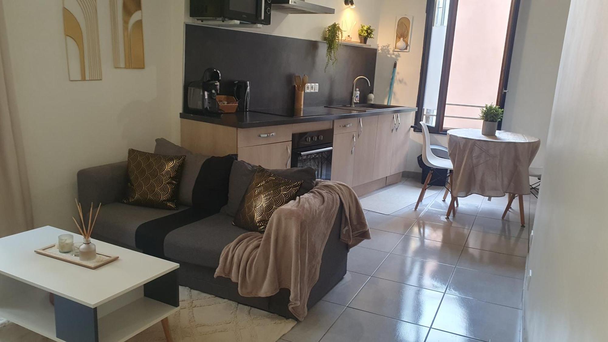 Cosy Clim Centre Apartment *